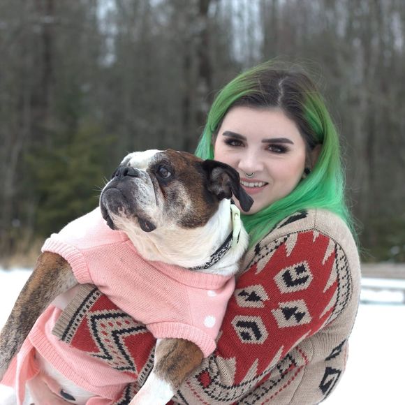 Meet your Posher, Hillary - Picture 1 of 1